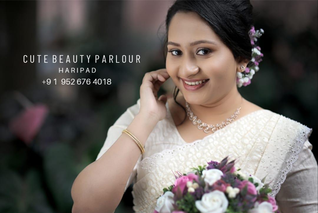 CUTE BEAUTY PARLOUR HARIPAD